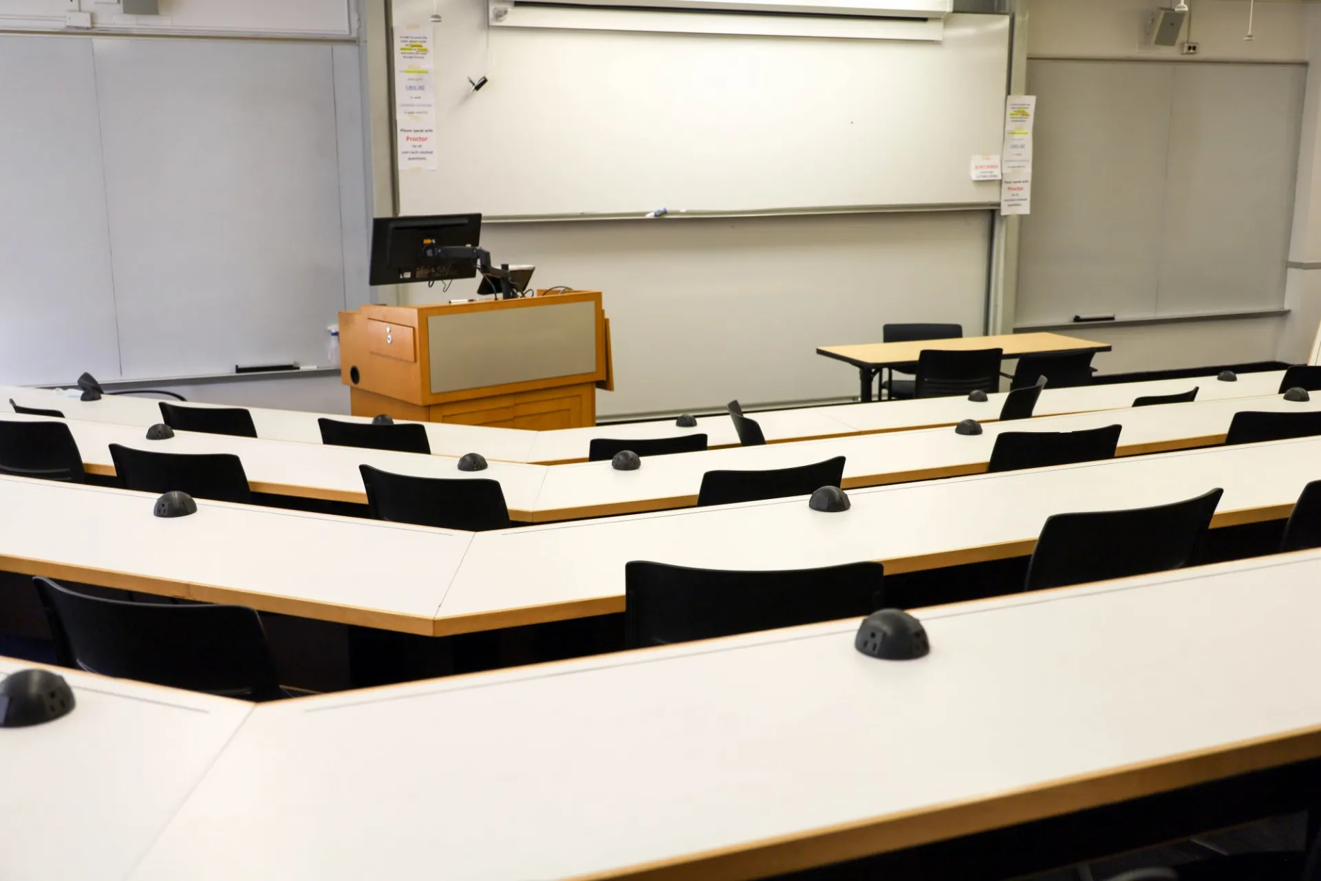 Uris 303