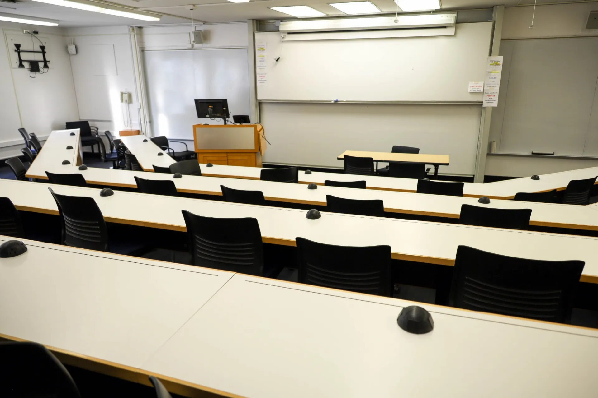 Uris 303