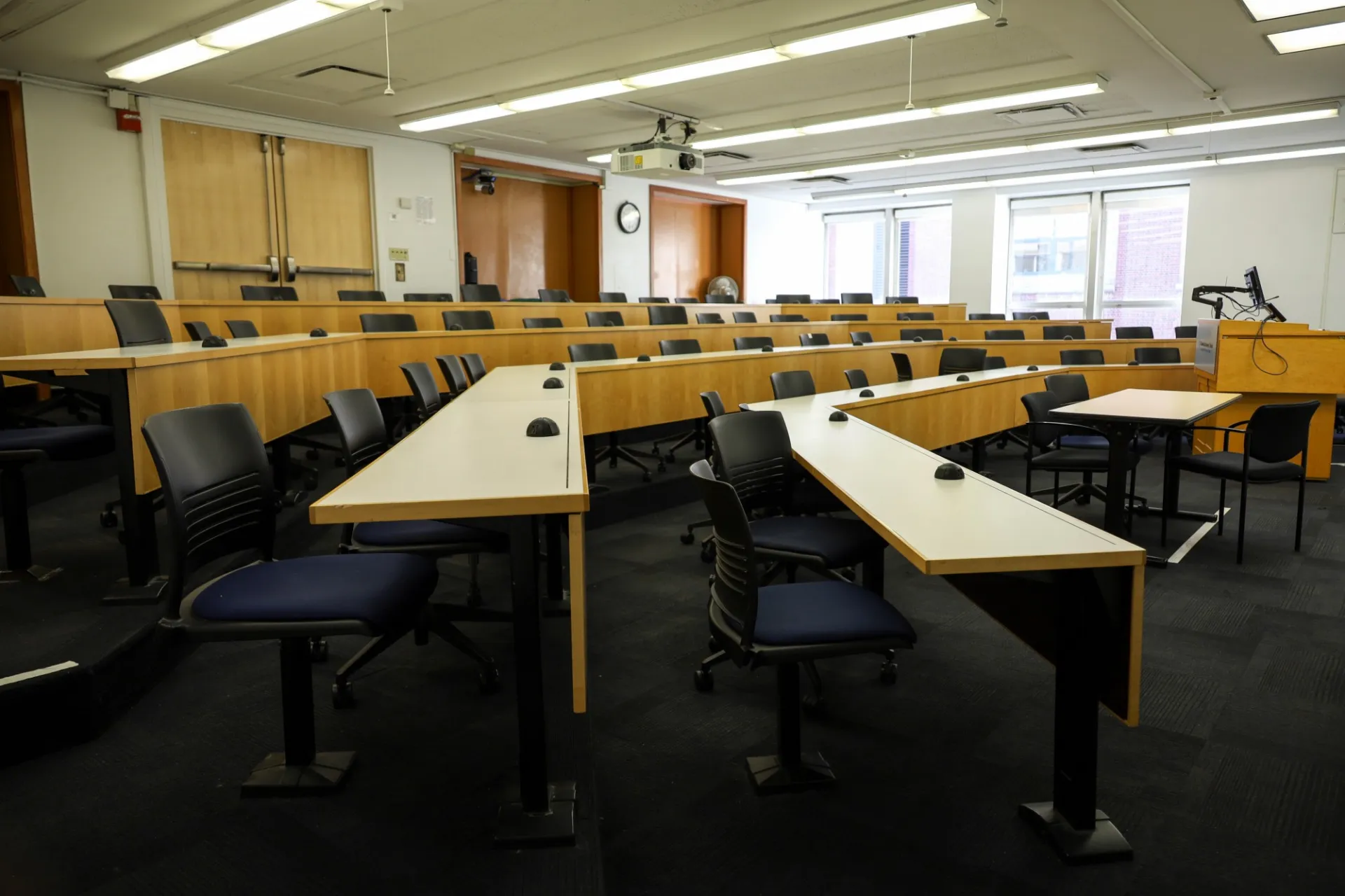Uris 303
