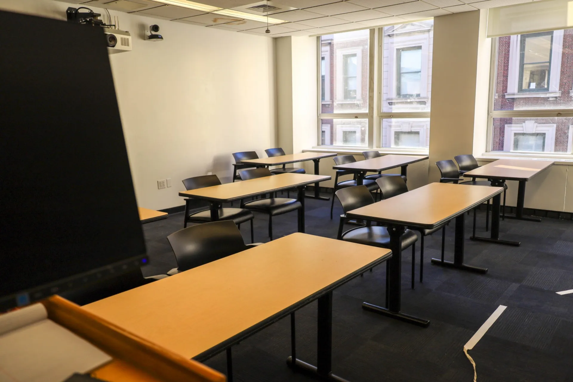 Uris 305