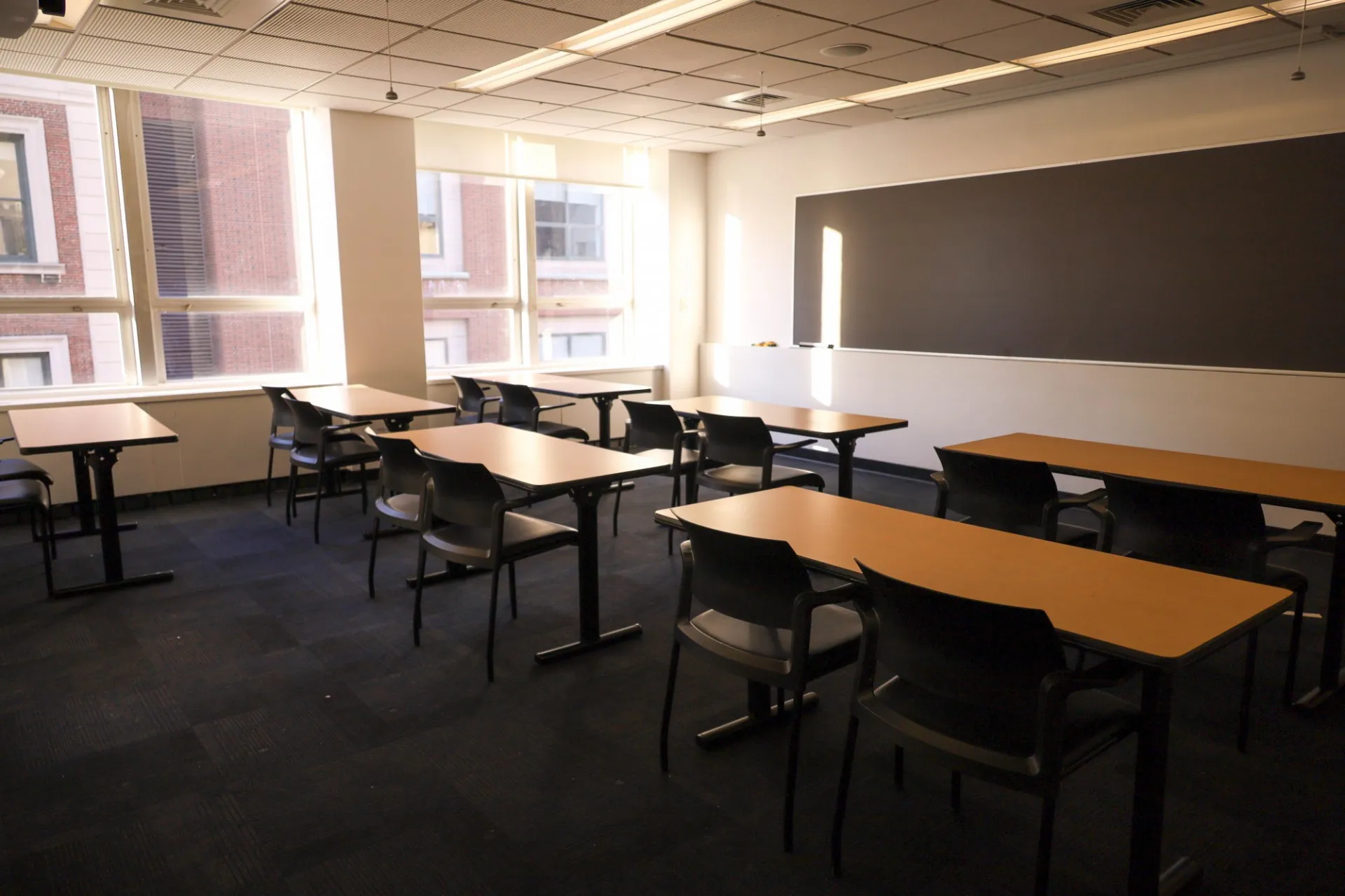 Uris 305